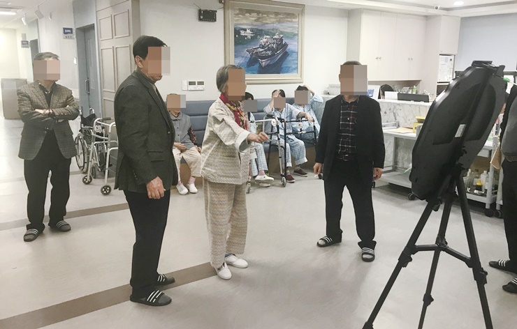 첨부