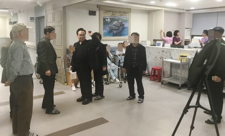 첨부