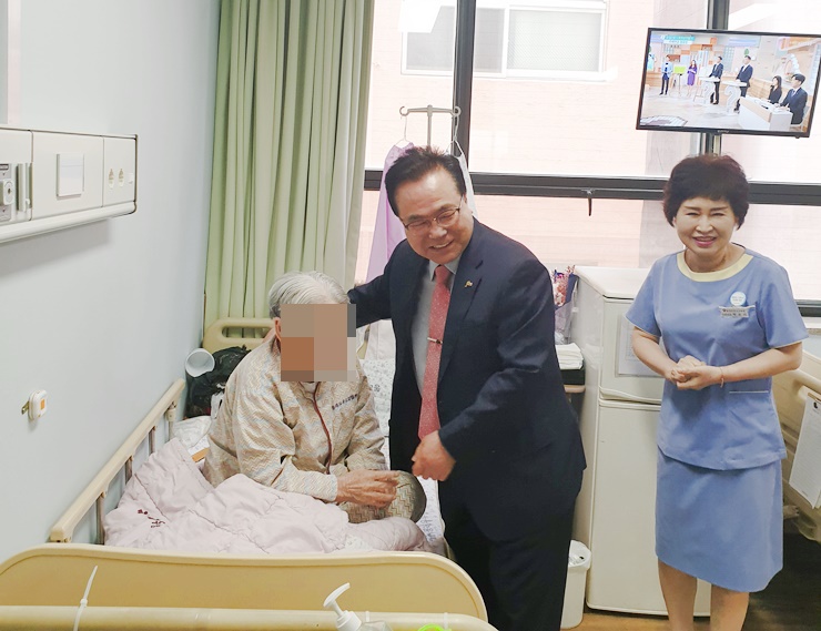 첨부 