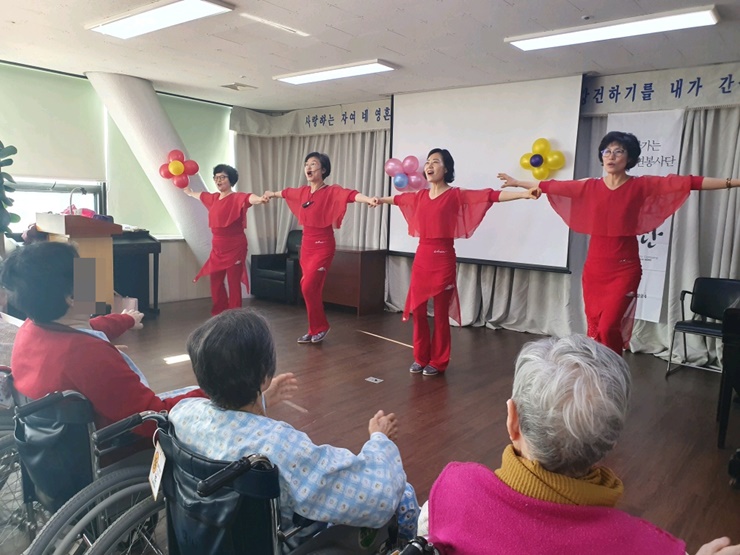 첨부 