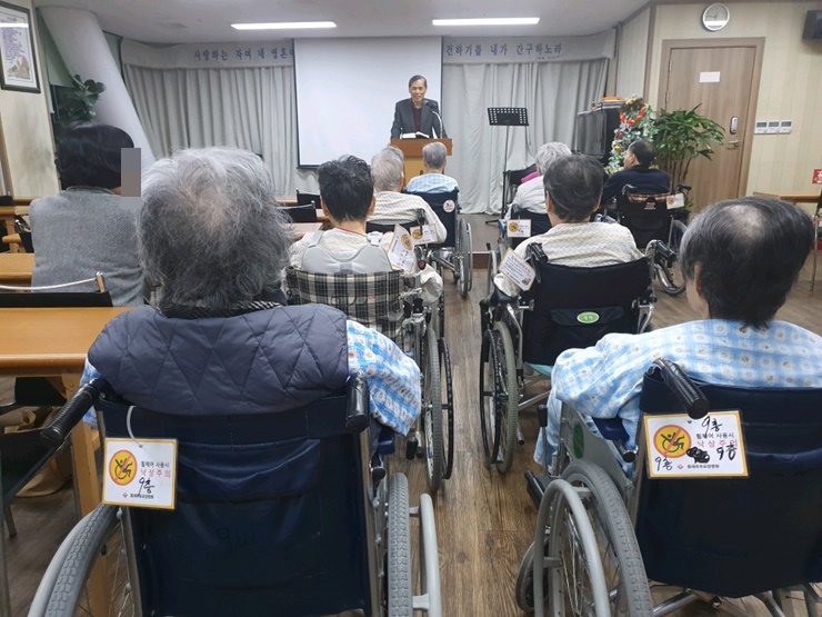 첨부 
