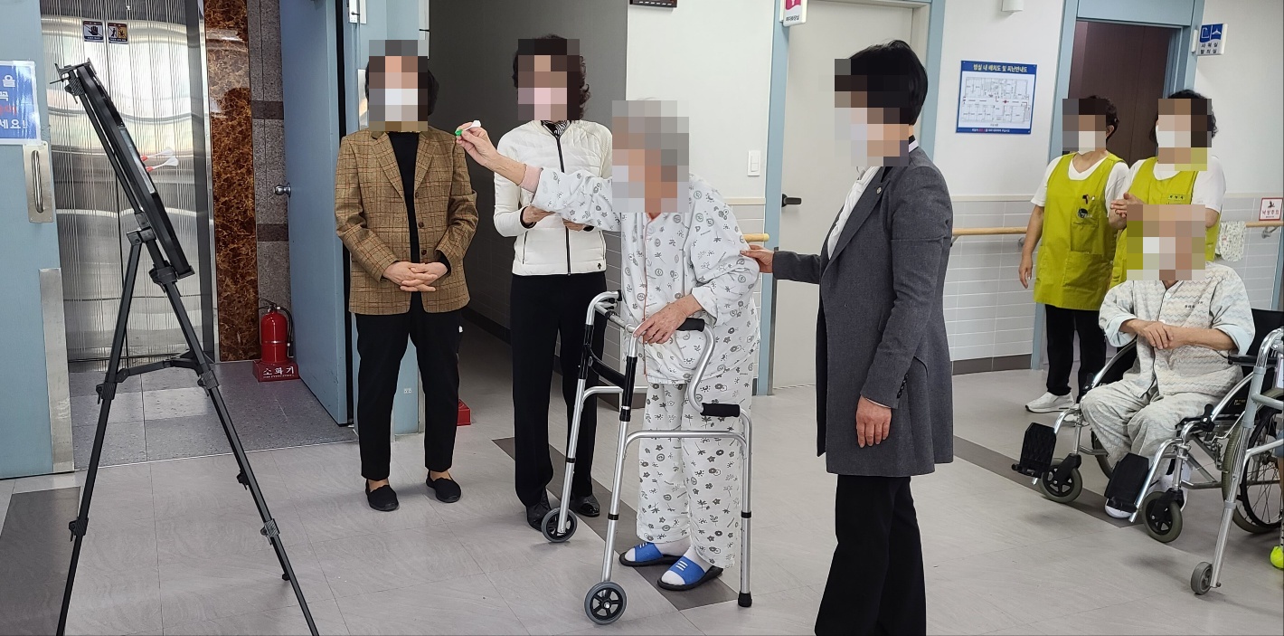 첨부 