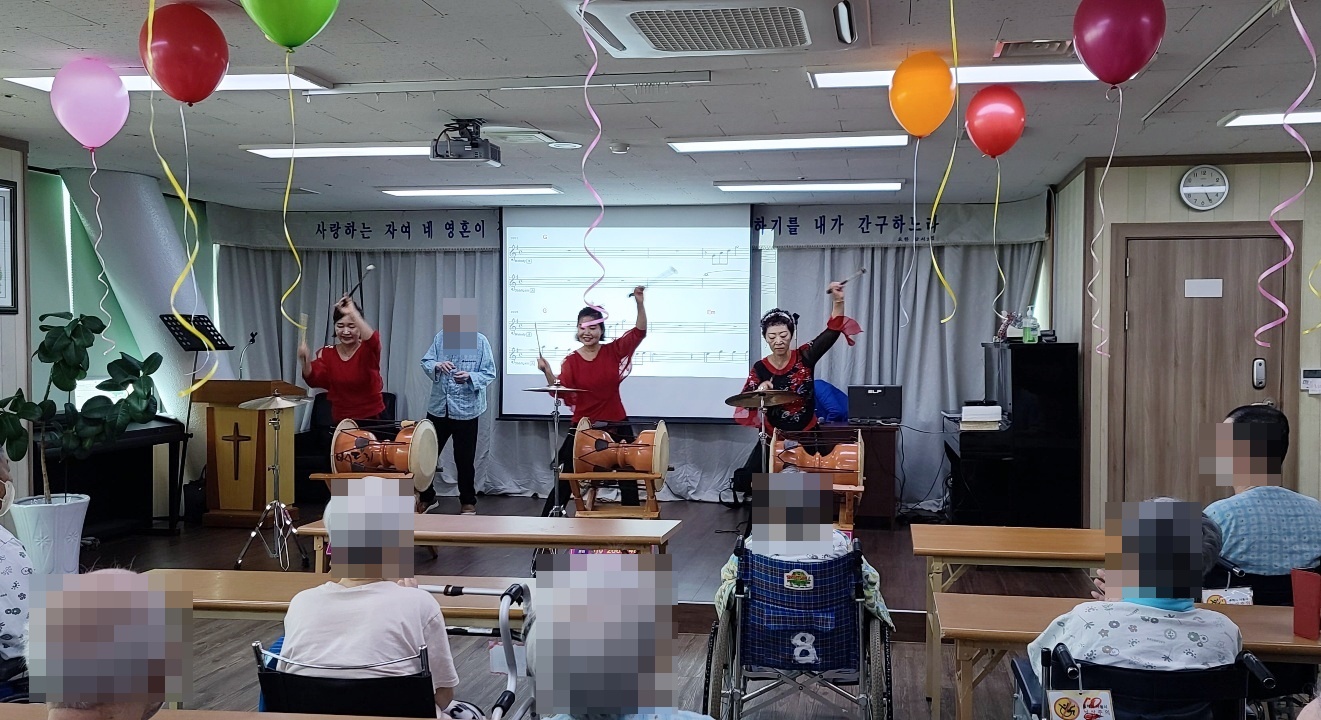 첨부 