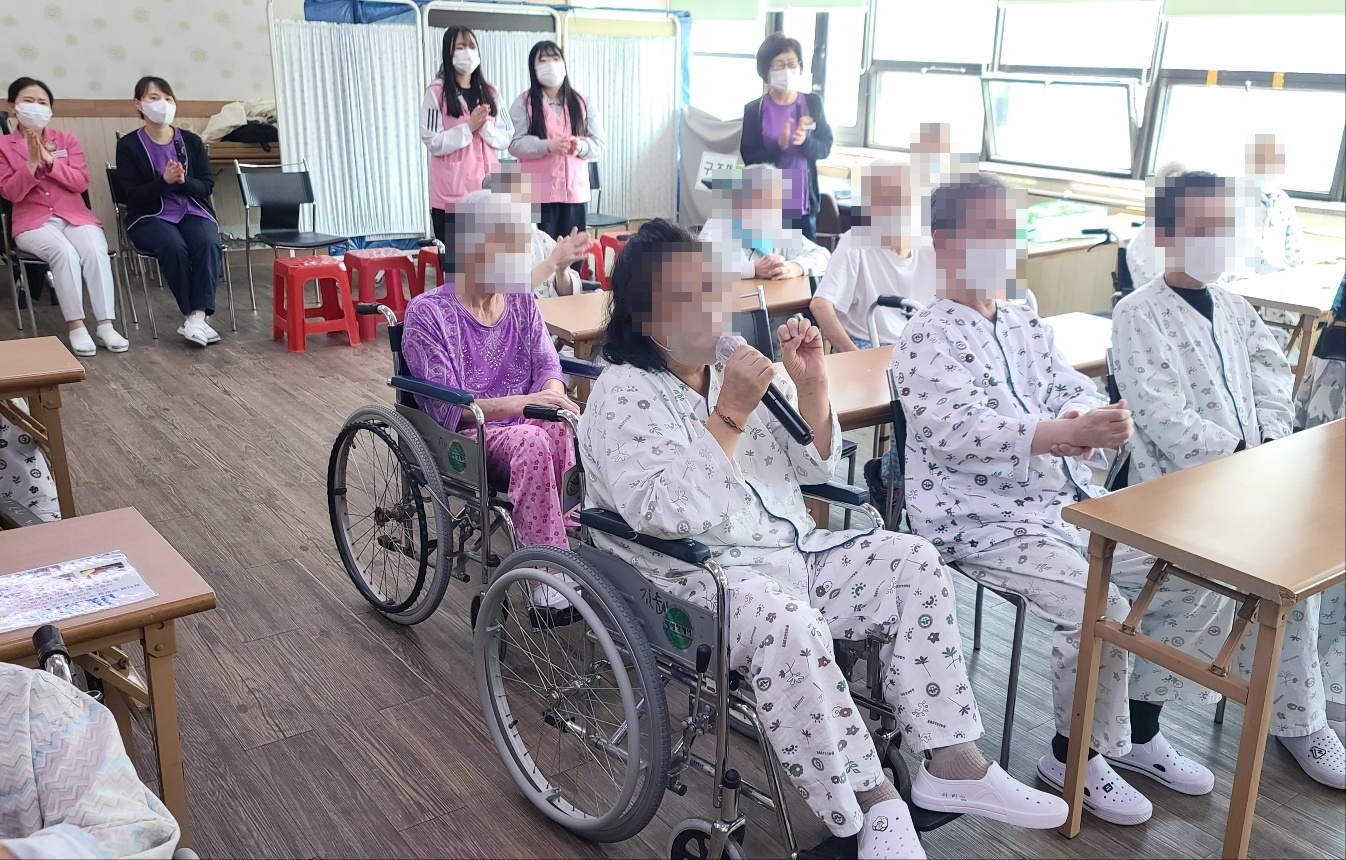 첨부 